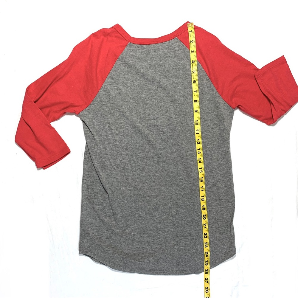 Santa Graphic Shirt Size Small Red White Gray - Picture 7 of 10